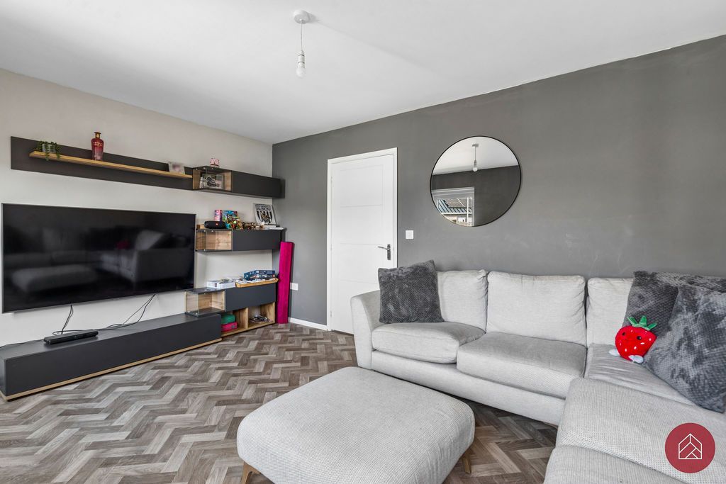 Property photo 2 of 18 Living Room