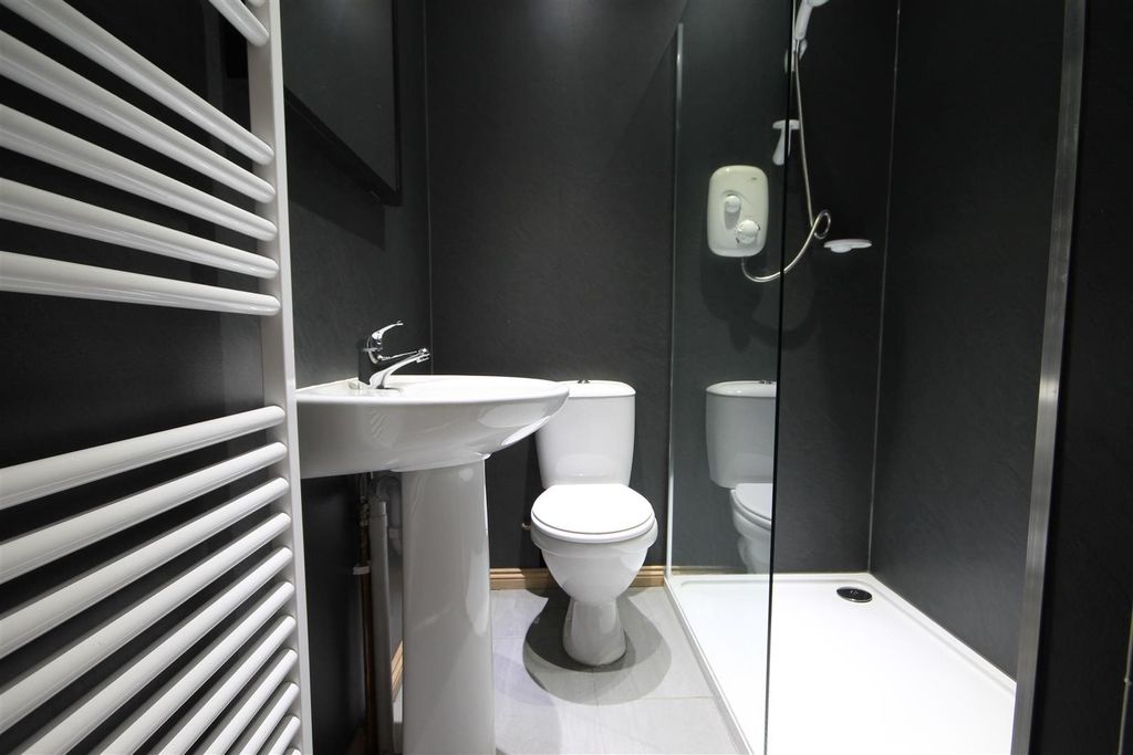 Property photo 2 of 3 6438554