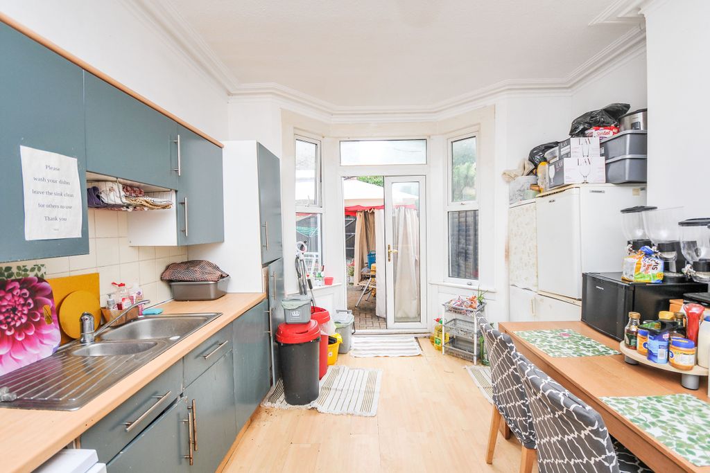 Property photo 3 of 13 Kitchen/Breakfast Ro