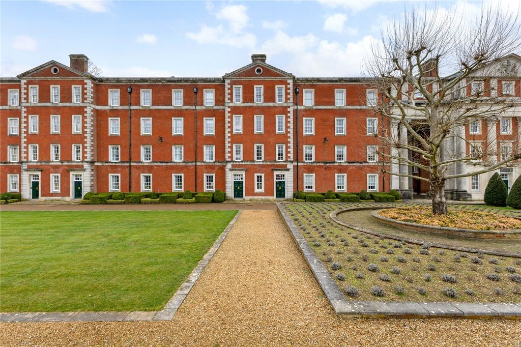 Property photo 3 of 9 Kings House