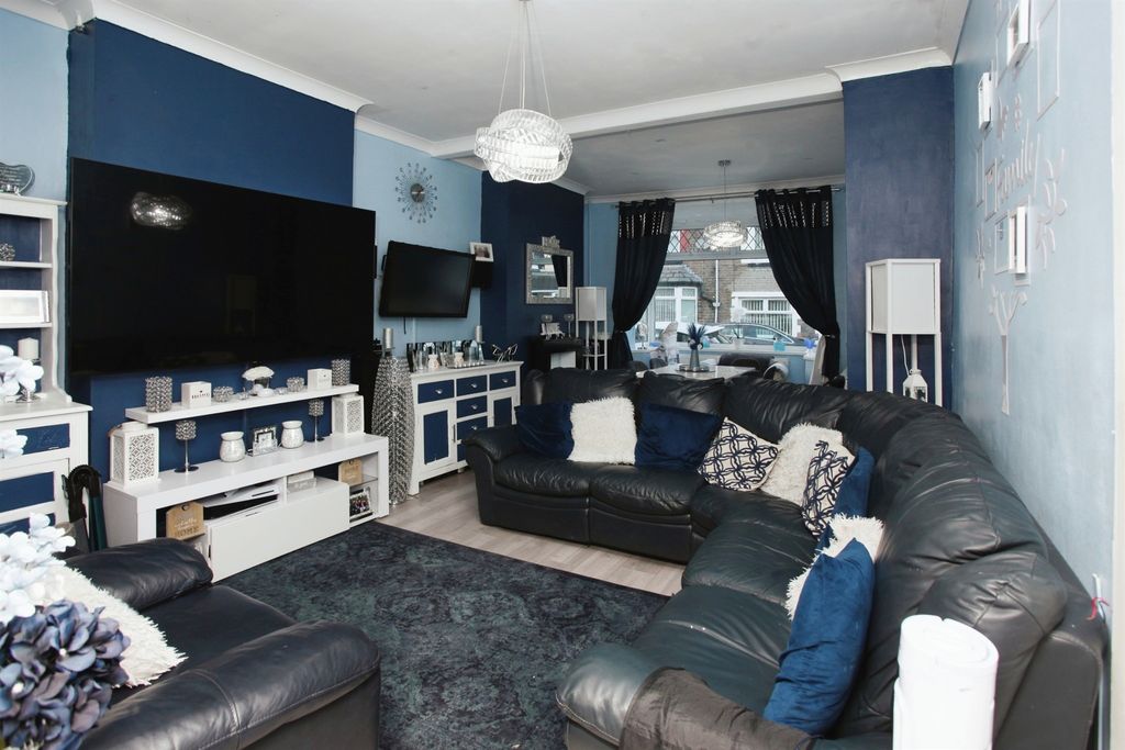 Property photo 2 of 16