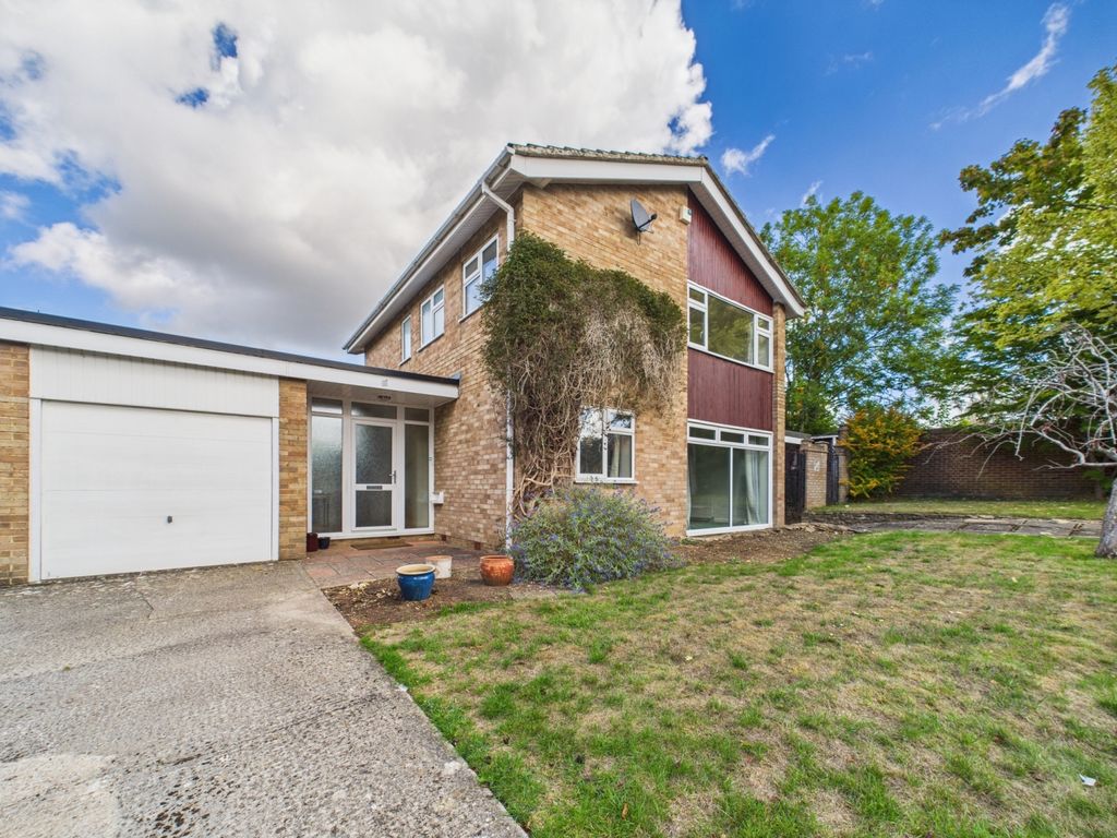 Property photo 1 of 18 Cam01740G0-Pr0441-Still007