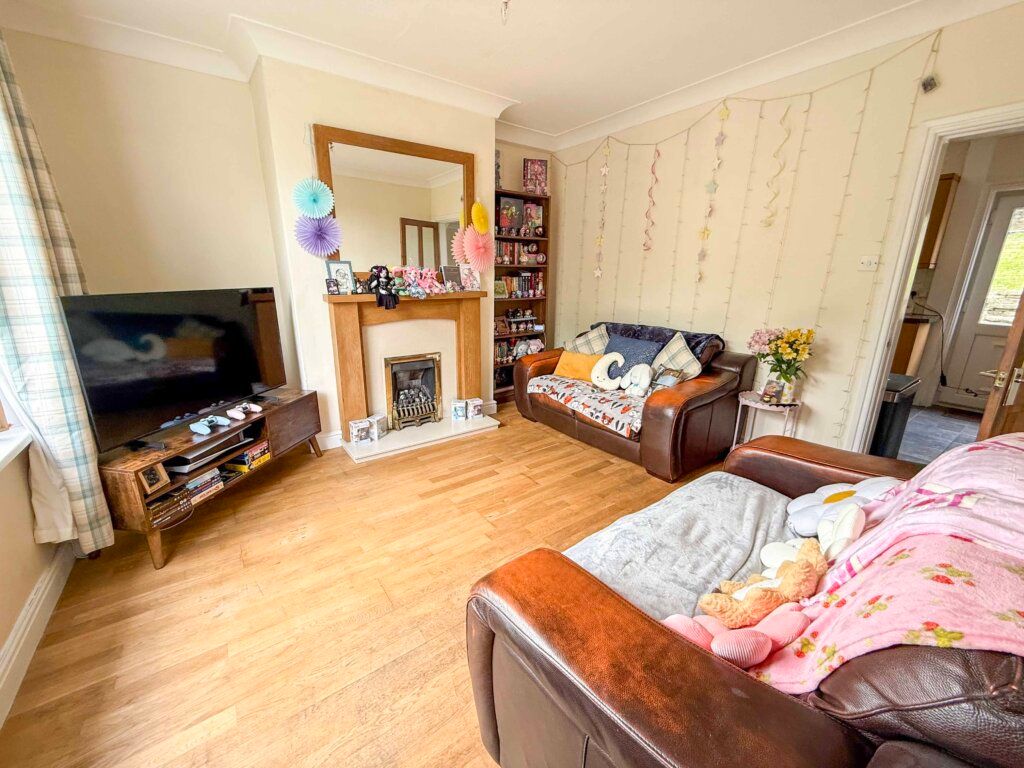 Property photo 2 of 31