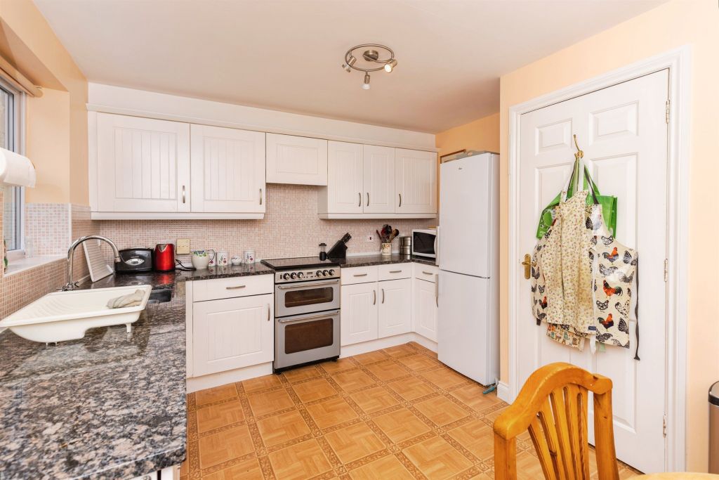 Property photo 3 of 17