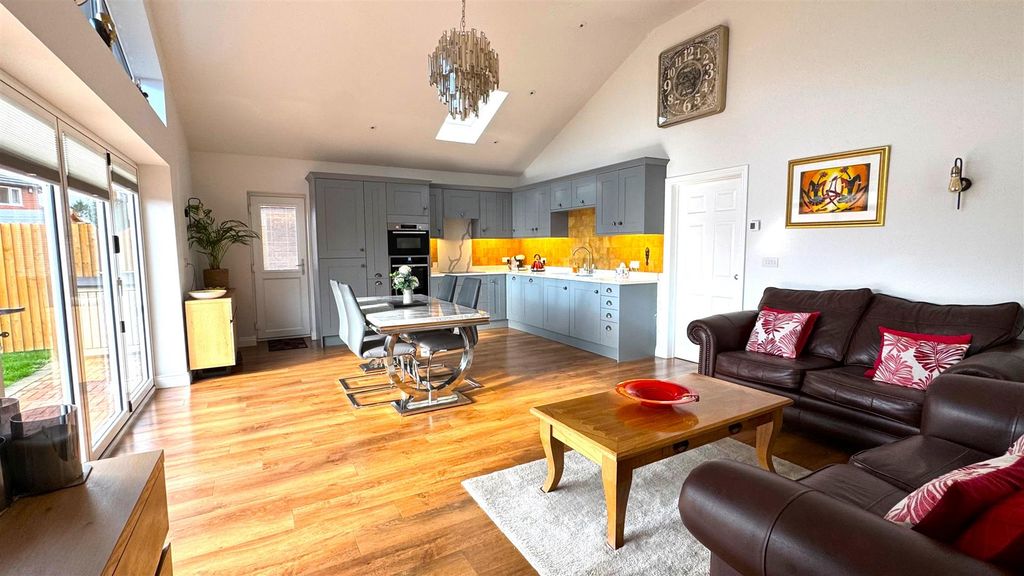 Property photo 2 of 17 Open Plan Space (2).Jpg