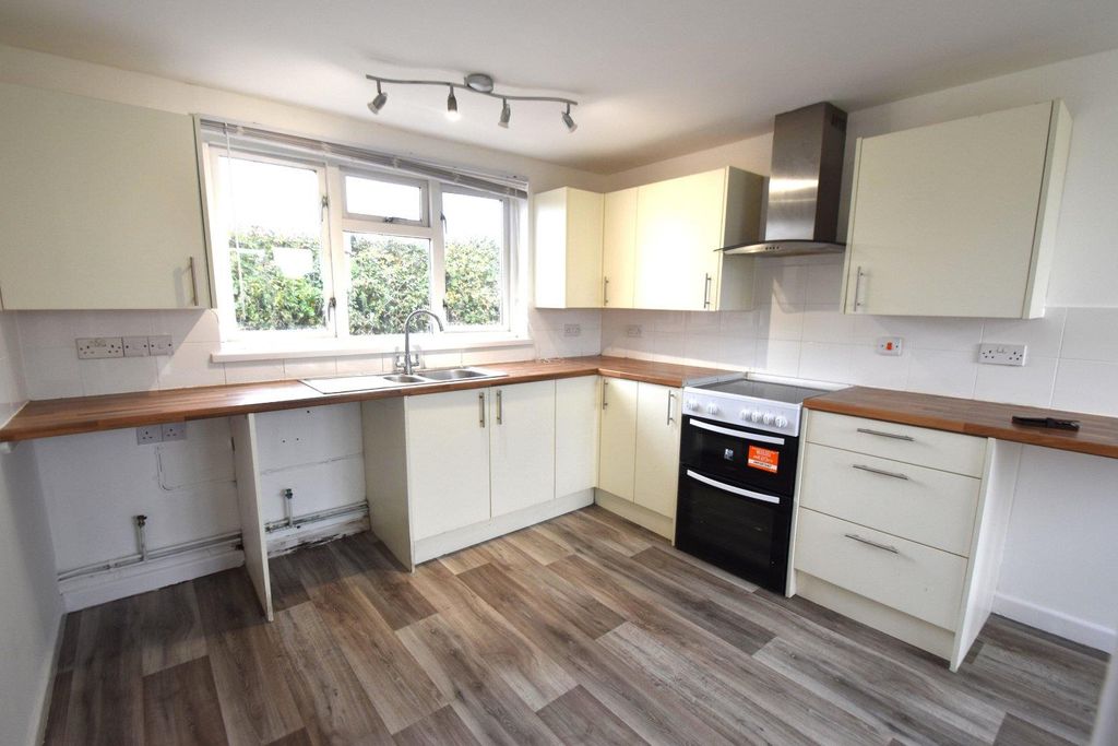 Property photo 2 of 11 Cullompton Seddons