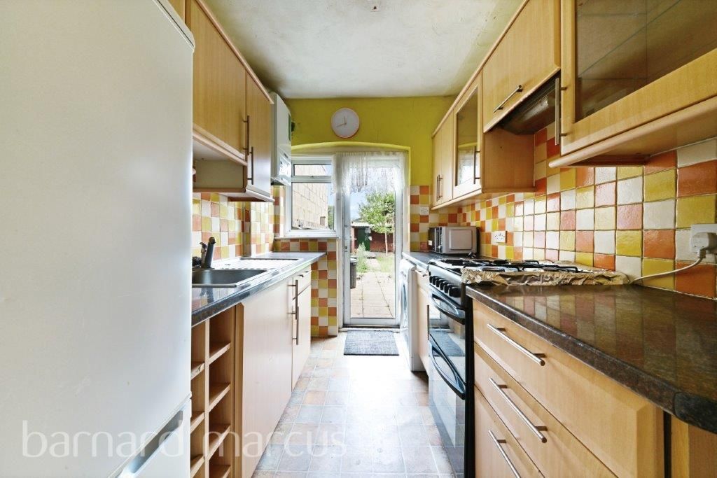 Property photo 3 of 5 Kitchen