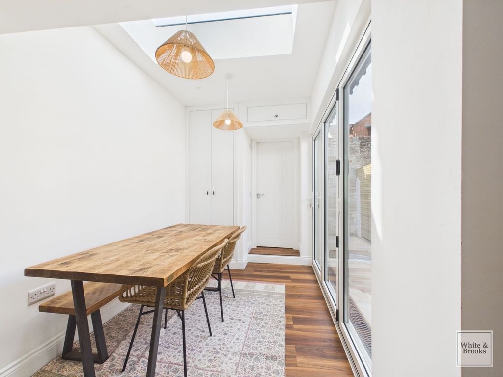 Property photo 3 of 16 Dining Area