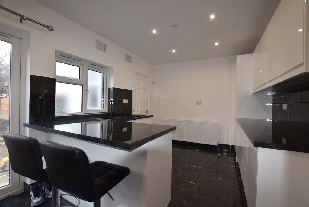 Property photo 3 of 12 Picture No. 15