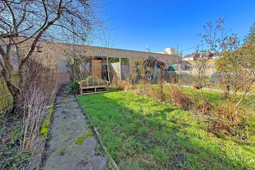 Property photo 2 of 13