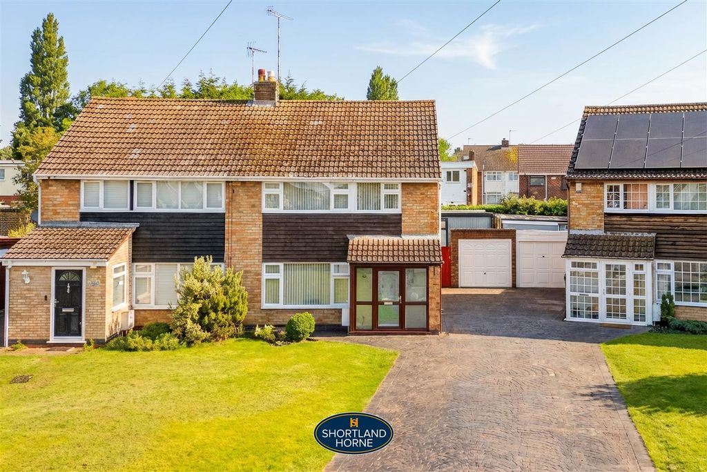 Property photo 1 of 32
