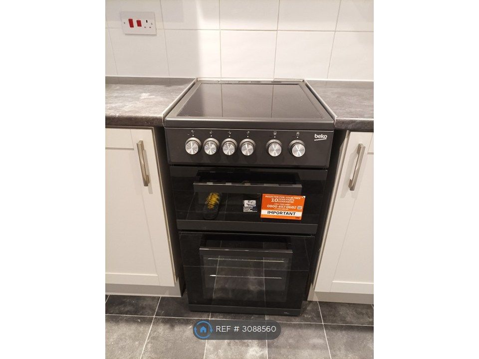 Property photo 2 of 16 Brand New Cooker