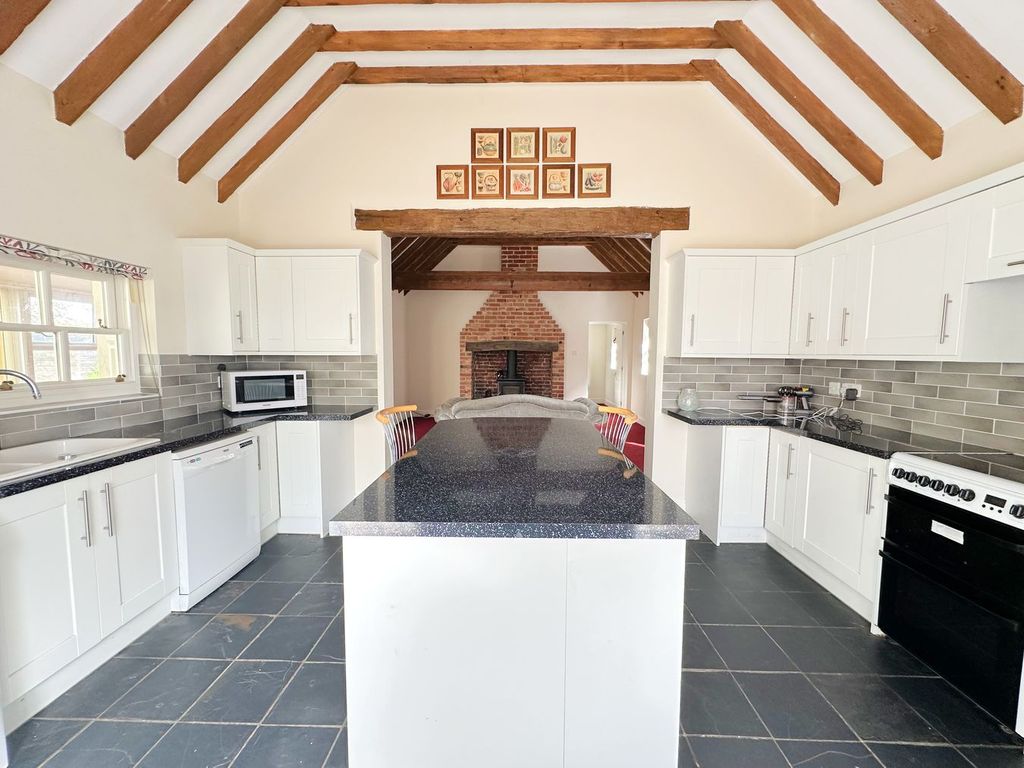 Property photo 2 of 19