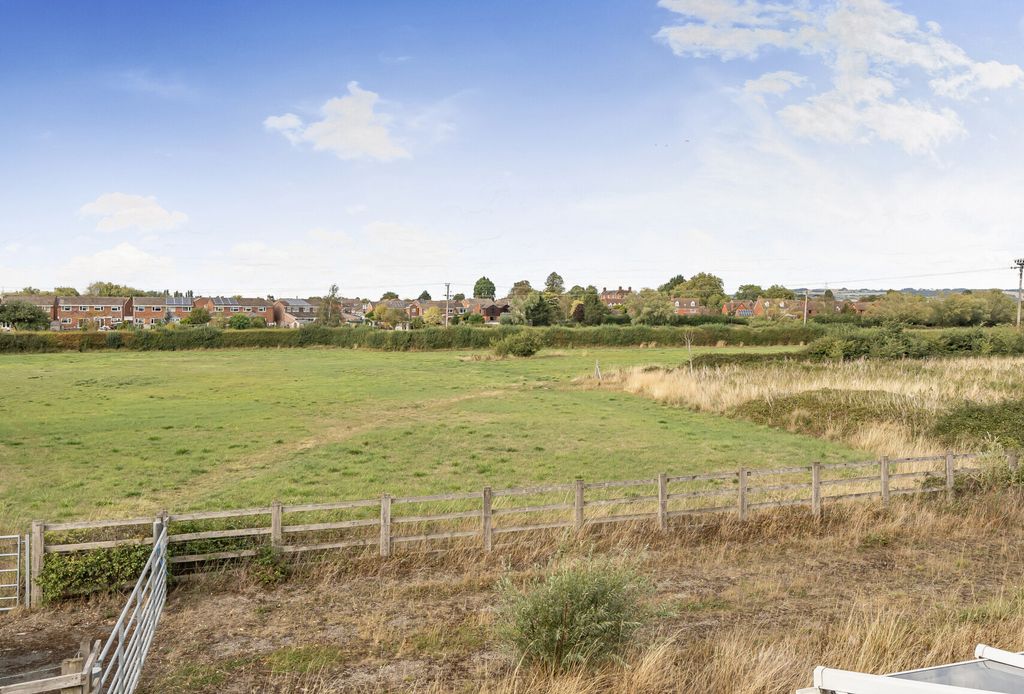Property photo 2 of 17 1345913-6-68Bb2F9...