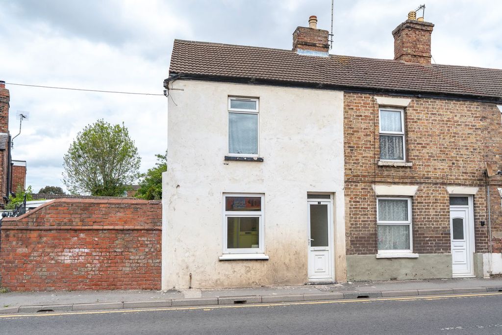 Property photo 1 of 8