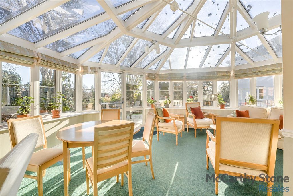 Property photo 2 of 20 8671806-Interior17.Jpg