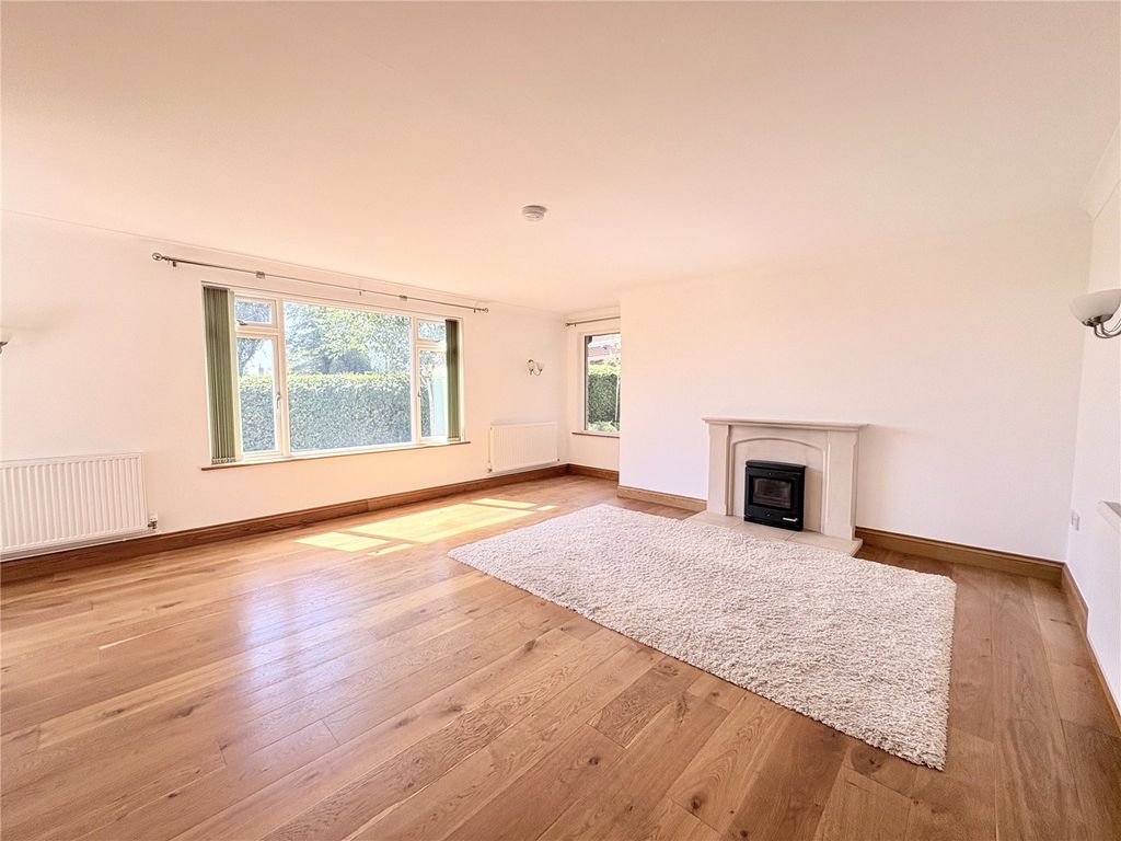 Property photo 3 of 29 Sitting Room