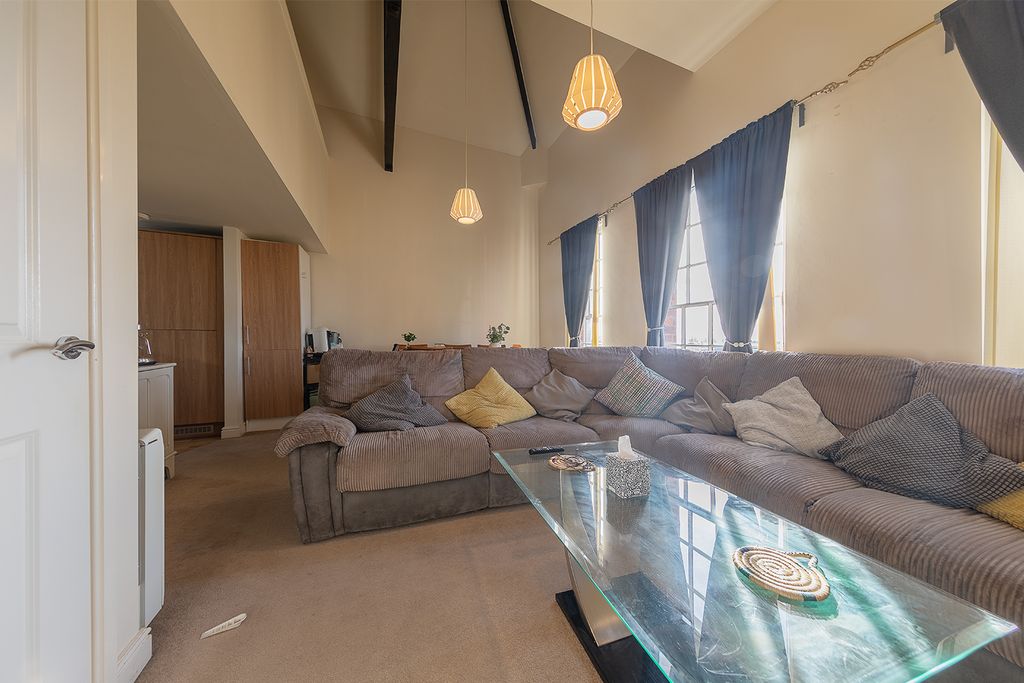 Property photo 2 of 25