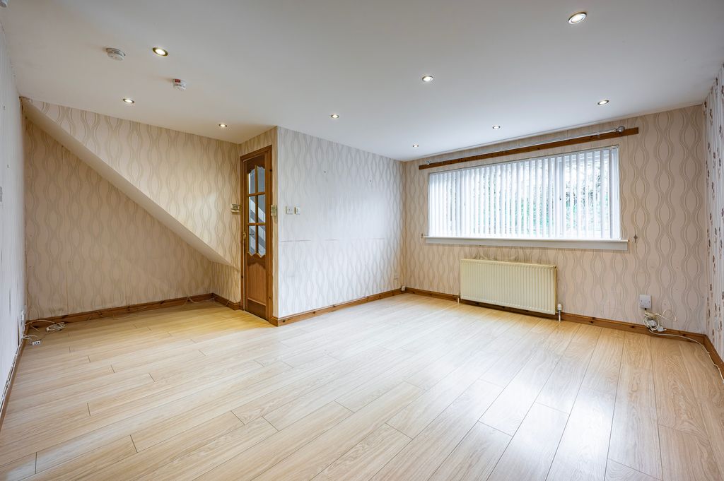 Property photo 2 of 30