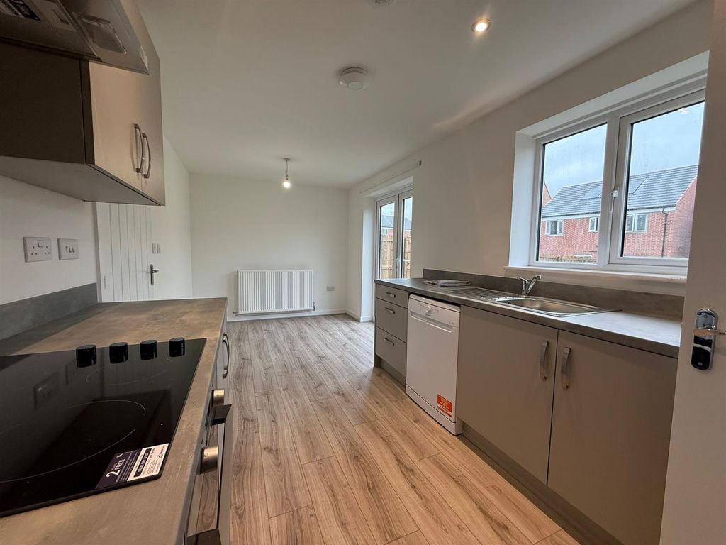 Property photo 3 of 12 1B59De98-A27c-4d1E-Accf-05691Db42A3d.Jpg