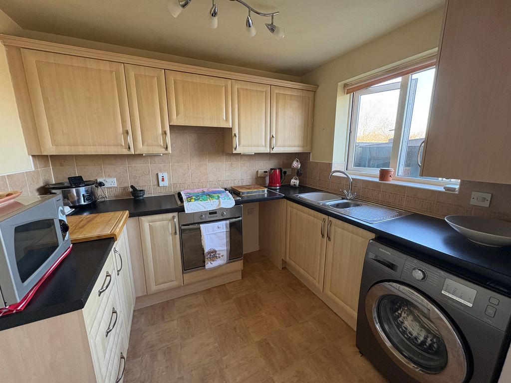 Property photo 2 of 16 Kitchen