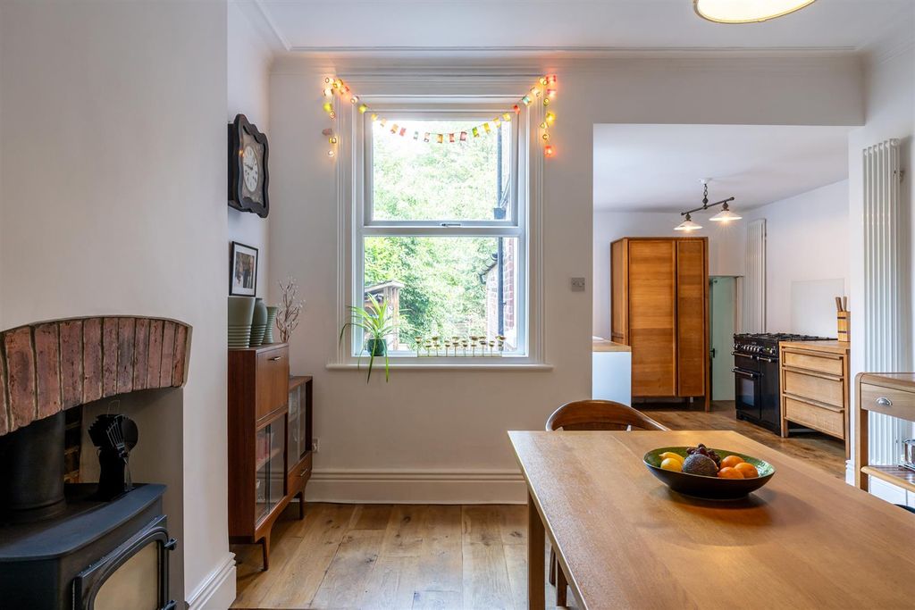 Property photo 2 of 21 Dining Room
