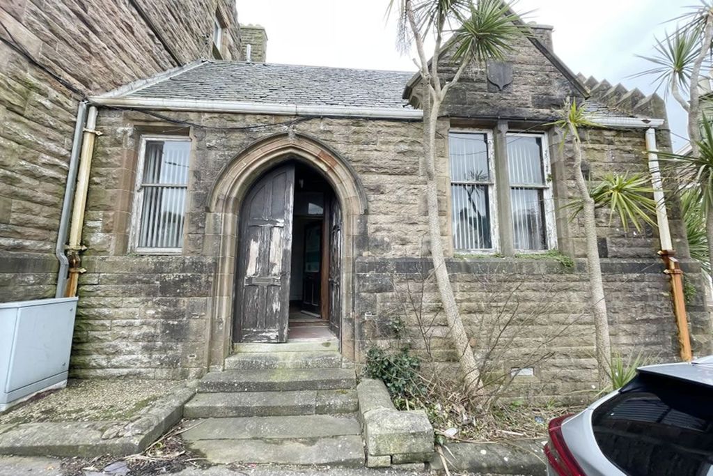 Property photo 2 of 7