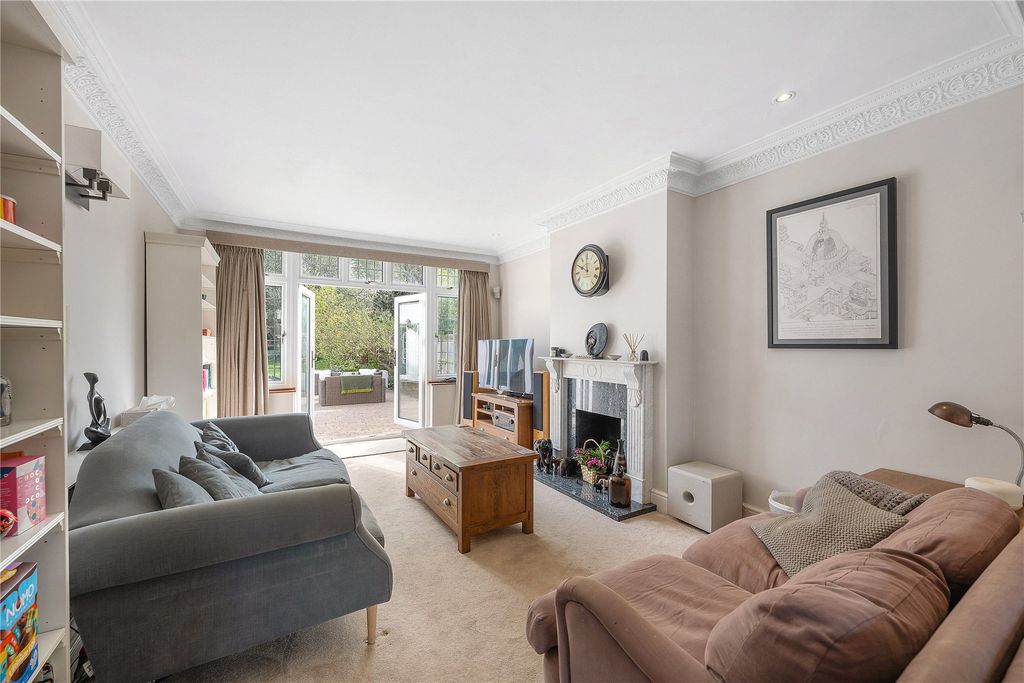 Property photo 2 of 17 Picture No. 21