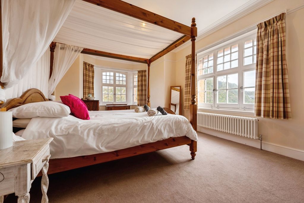 Property photo 2 of 17 Photo