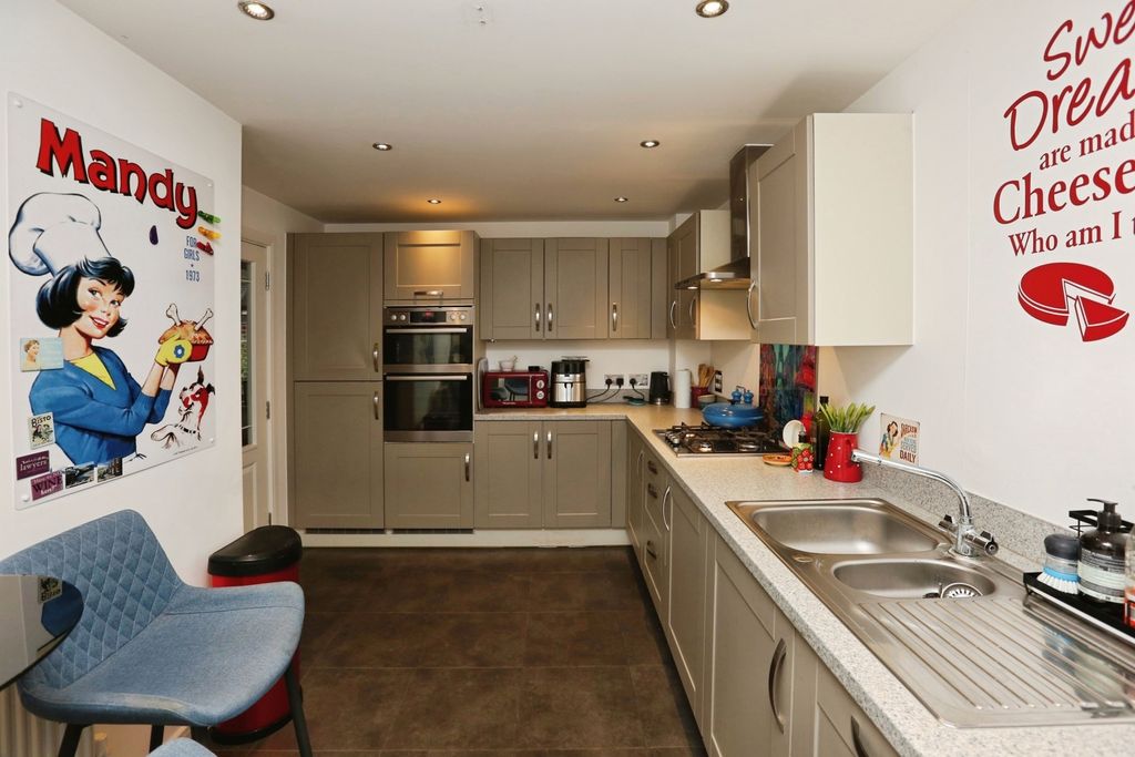 Property photo 3 of 17 Pbox-Img.Jpg