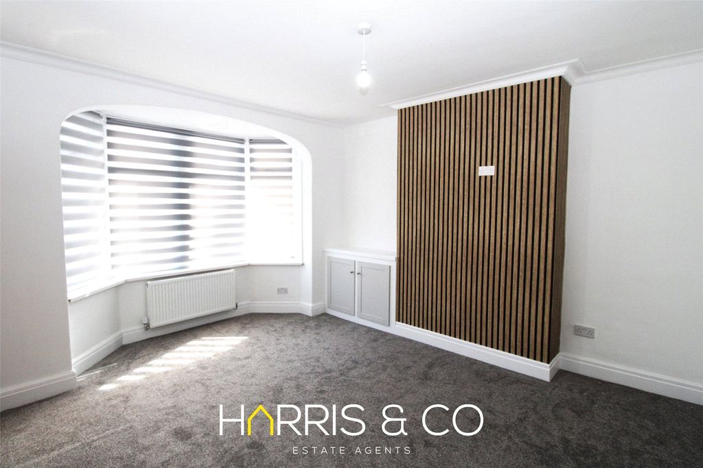 Property photo 2 of 12 Picture No. 14