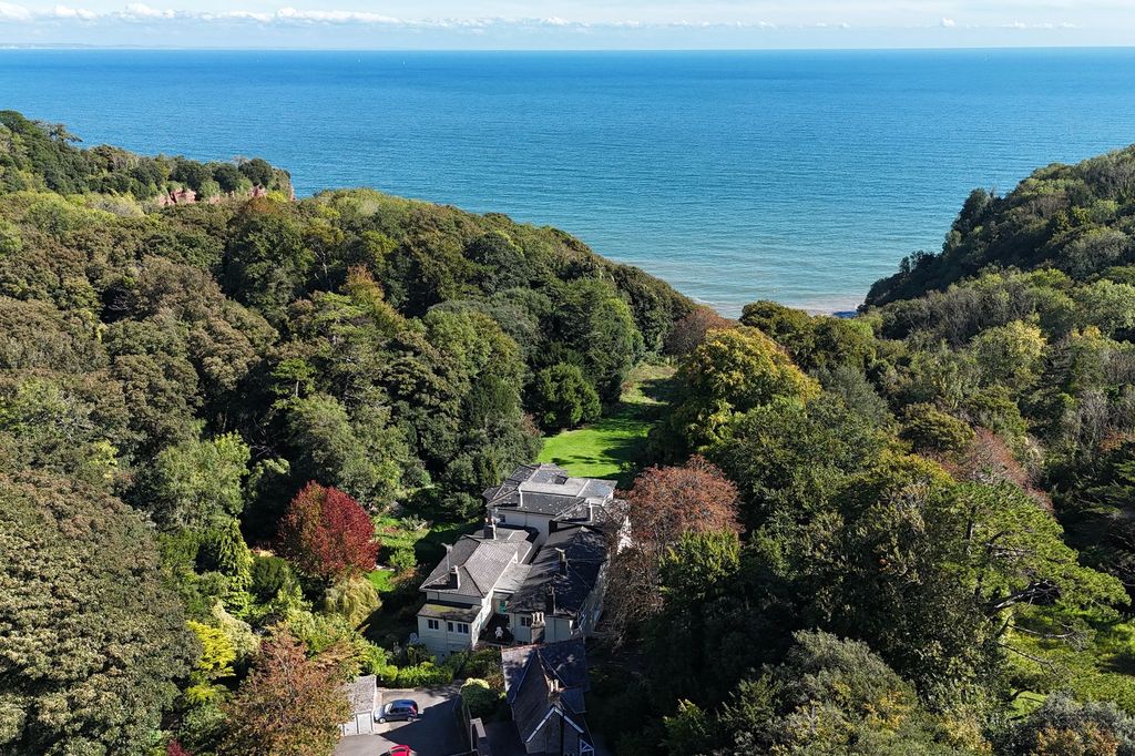 Property photo 2 of 33