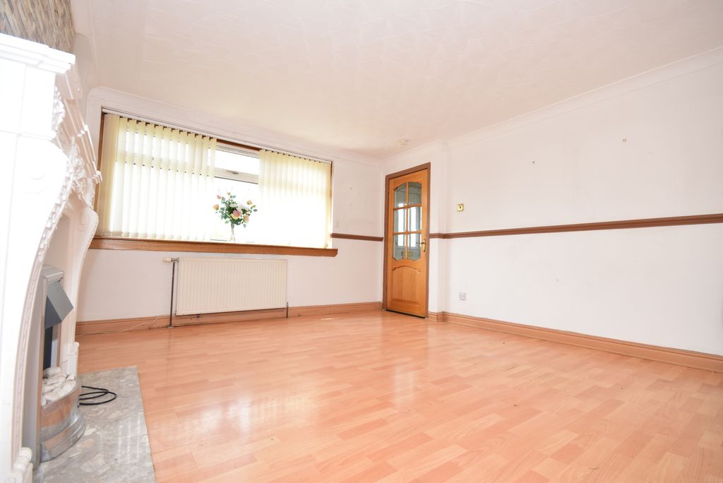 Property photo 3 of 11 Gallery