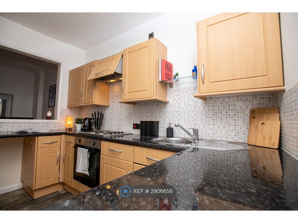 Property photo 3 of 32