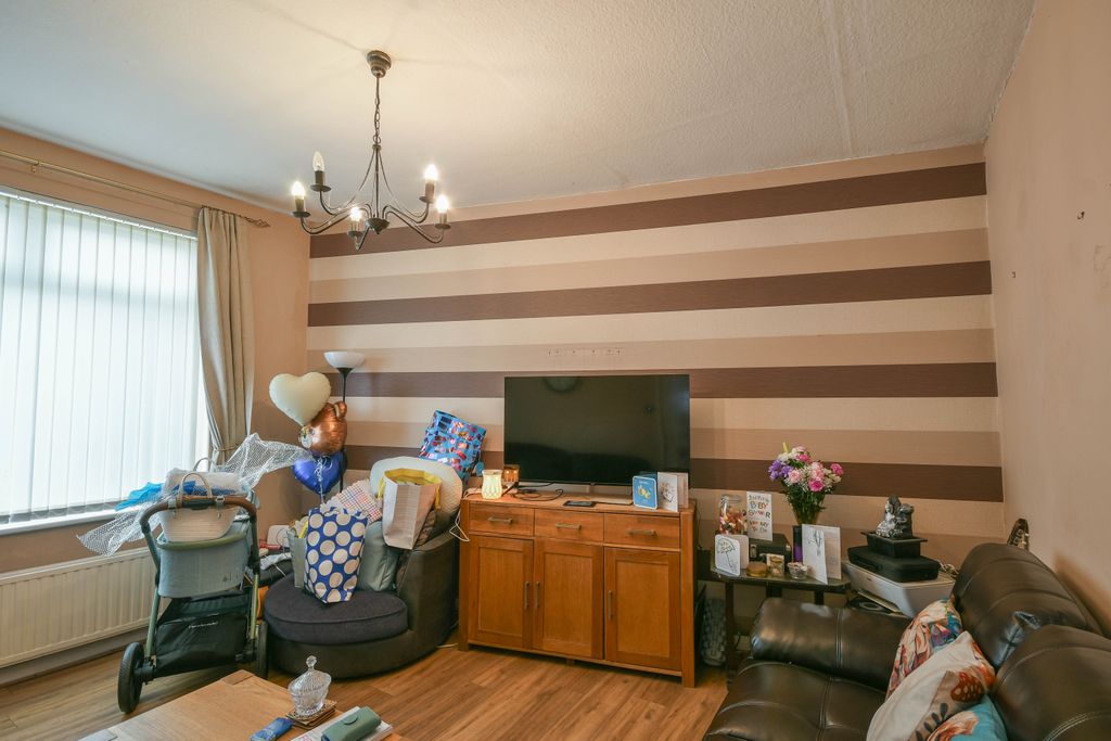 Property photo 3 of 13