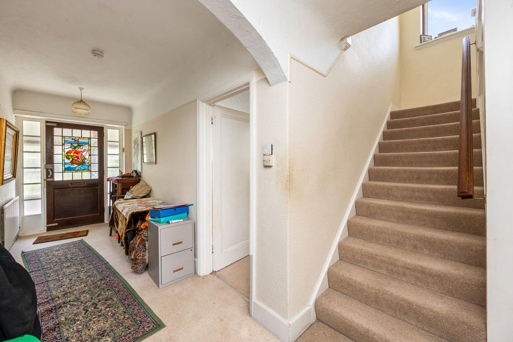 Property photo 2 of 30