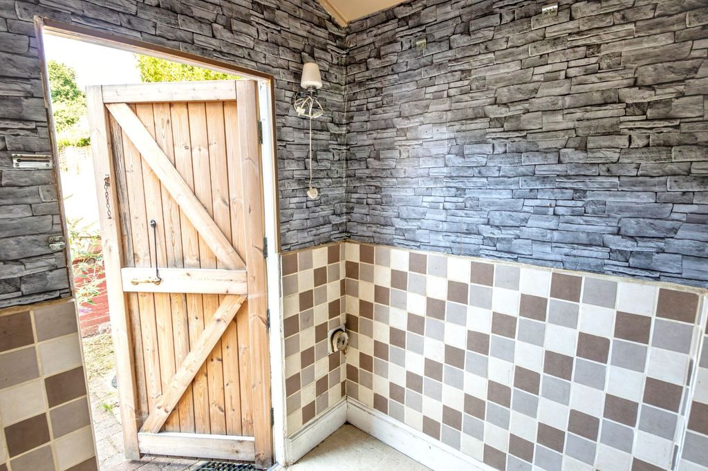 Property photo 2 of 23 3 Landseer, North Cheriton, Templecombe, Somerset, Ba8 0As