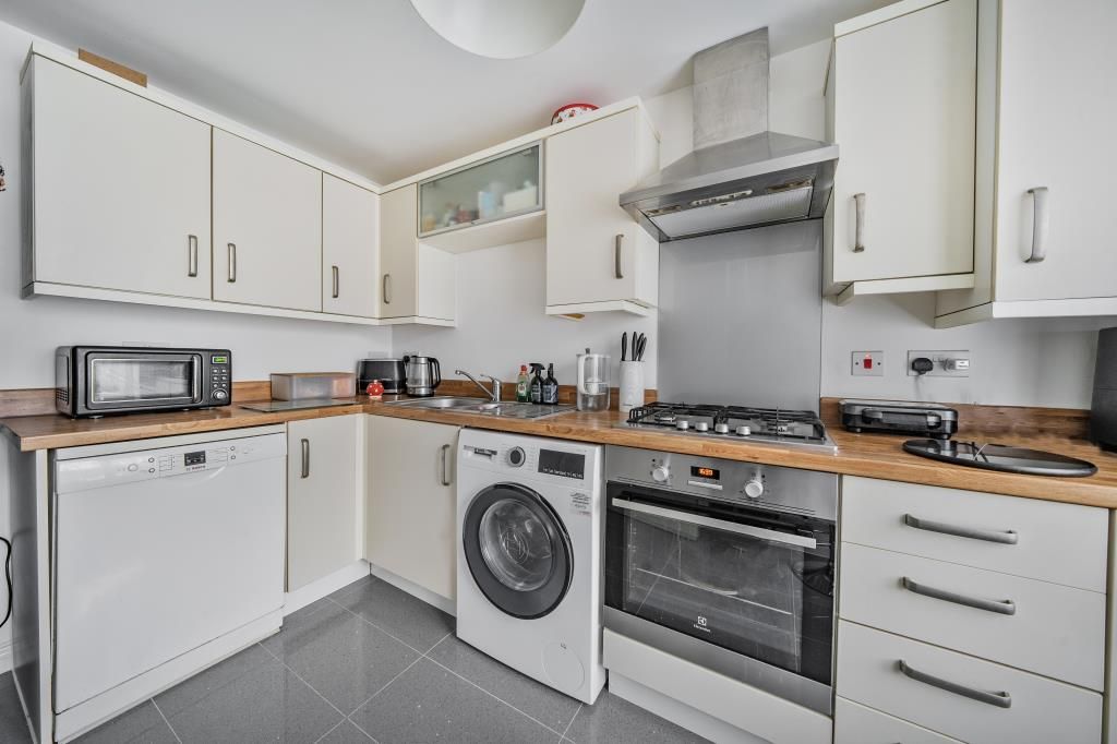 Property photo 3 of 21 Kitchen