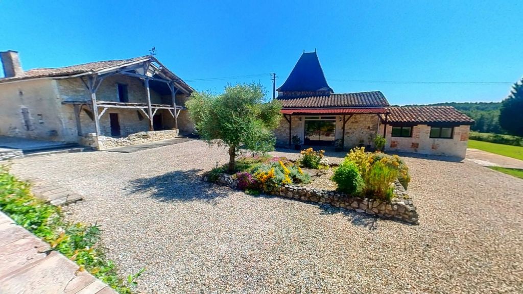 Property photo 3 of 23