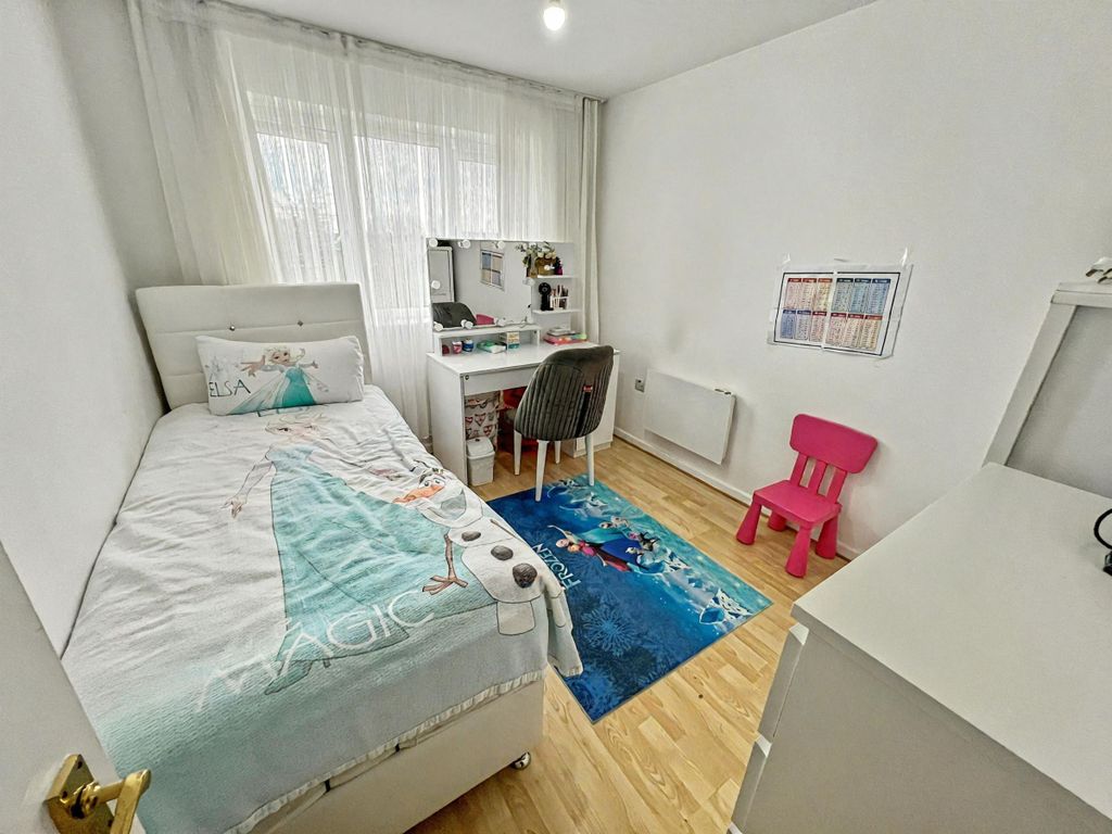 Property photo 3 of 5