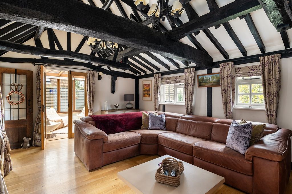 Property photo 2 of 40