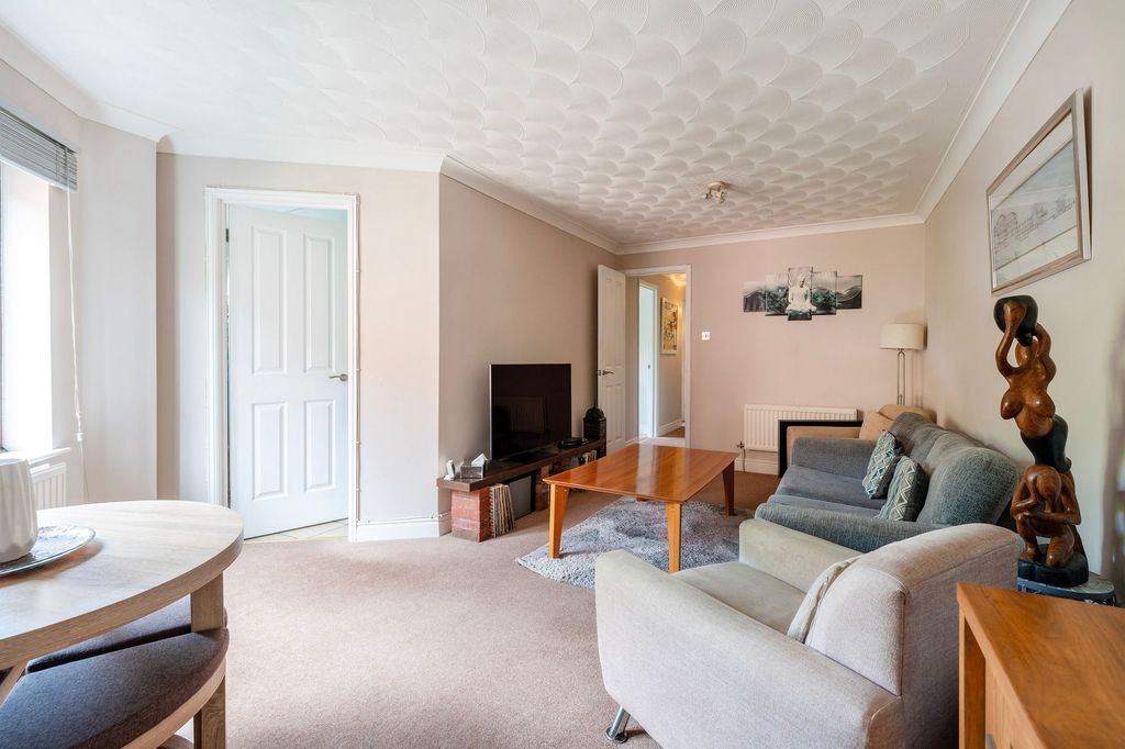 Property photo 3 of 19