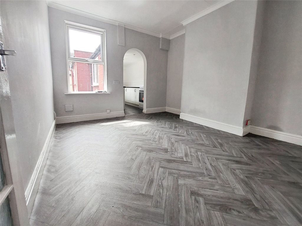 Property photo 3 of 8 Dining Room