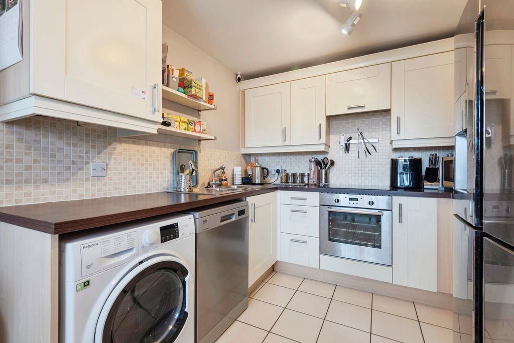 Property photo 2 of 18 Kitchen/Diner