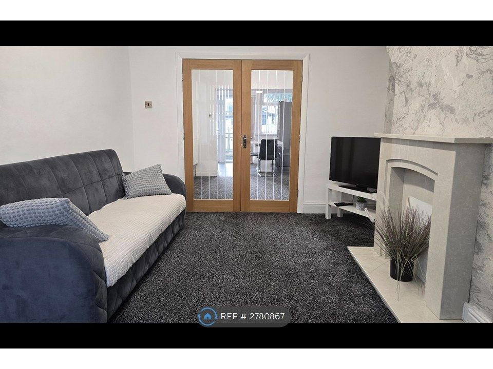 Property photo 2 of 35