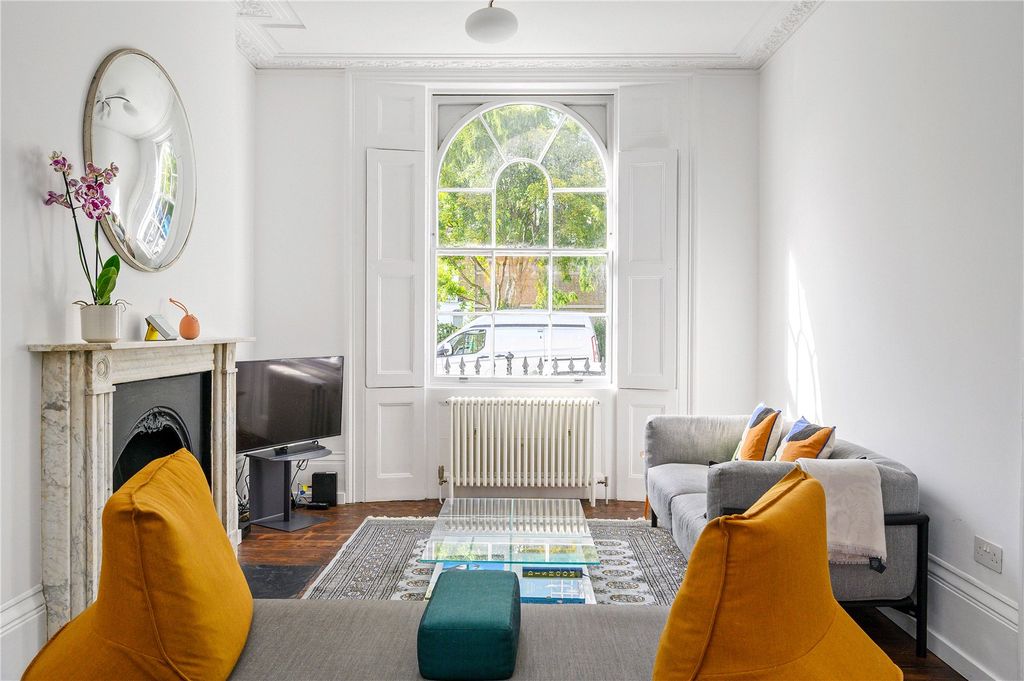 Property photo 2 of 38 Reception