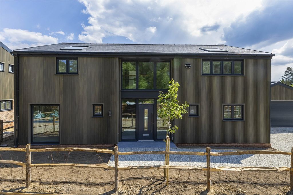 Property photo 1 of 12 Exterior
