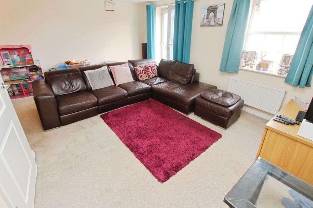 Property photo 3 of 18