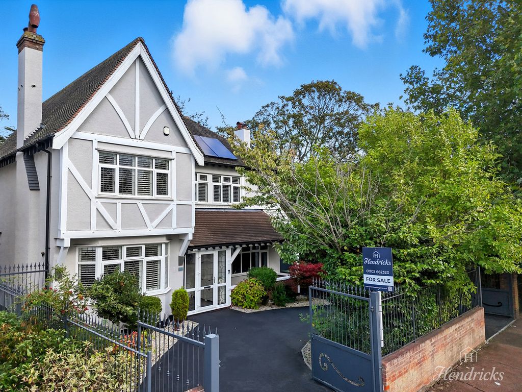 Property photo 3 of 48