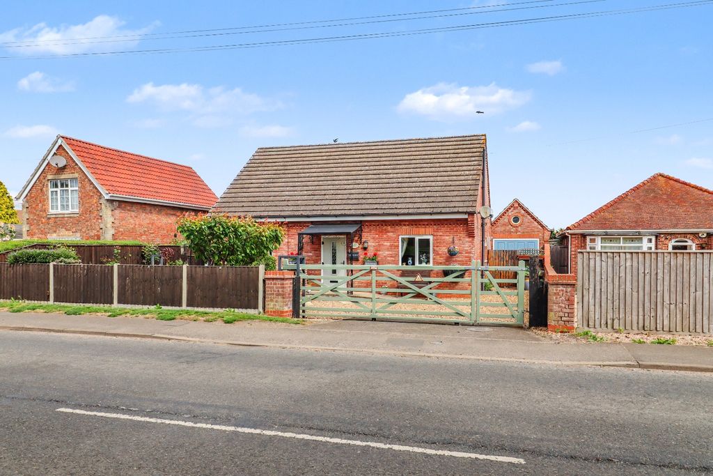 Property photo 1 of 31 3853080